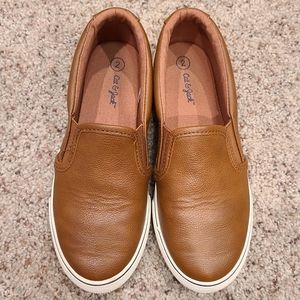 CAT & JACK Boys' Size 2 Youth Enzo Slip-On Apparel Sneaker Brown
